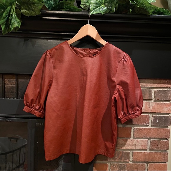 Who What Wear Faux Leather Top Size Medium - Picture 3 of 7